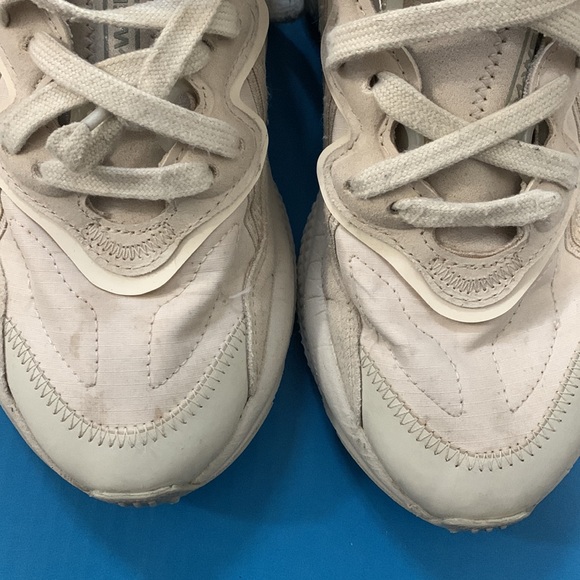 Adidas Ozweegos - Picture 4 of 6